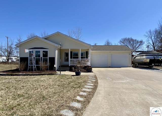 Property at 526 Meadowlark Dr, Clinton, MO 64735, 4 beds, 3 baths