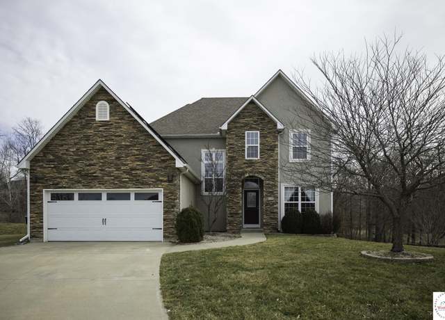 Property at 629 Oakmont Dr, Warrensburg, MO 64093, 5 beds, 4 baths