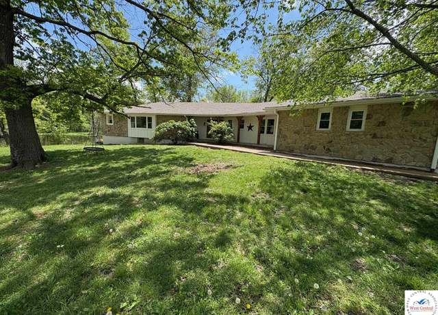 Property at 350 NW 71p Rd, Clinton, MO 64735, 5 beds, 3.5 baths