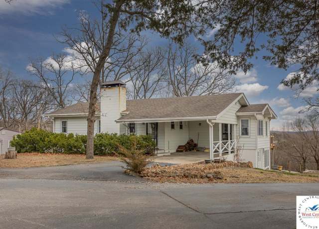 Property at 12136 Burton Dr, Warsaw, MO 65355, 4 beds, 2 baths