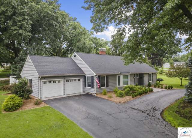 Property at 102 E Ridgecrest Rd, Marshall, MO 65340, 3 beds, 3 baths