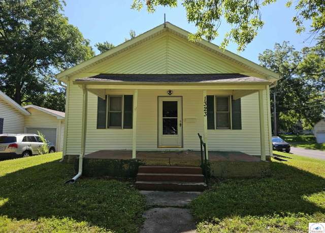 Property at 1323 S Grand Ave, Sedalia, MO 65301, 2 beds, 1 bath