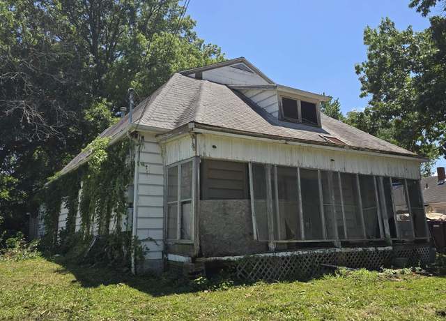 Property at 236 N Washington St, Clinton, MO 64735, 2 beds, 1 bath