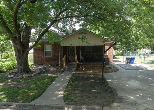 Property at 1216 W 10th St, Sedalia, MO 65301, 3 beds, 2 baths