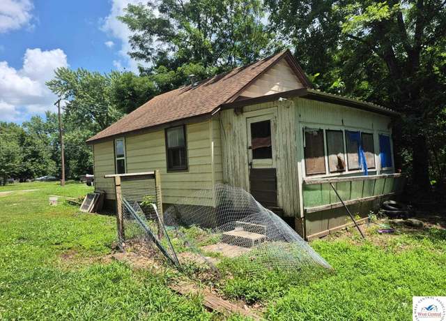 Property at 609 & 611 E Florence St, Windsor, MO 65360