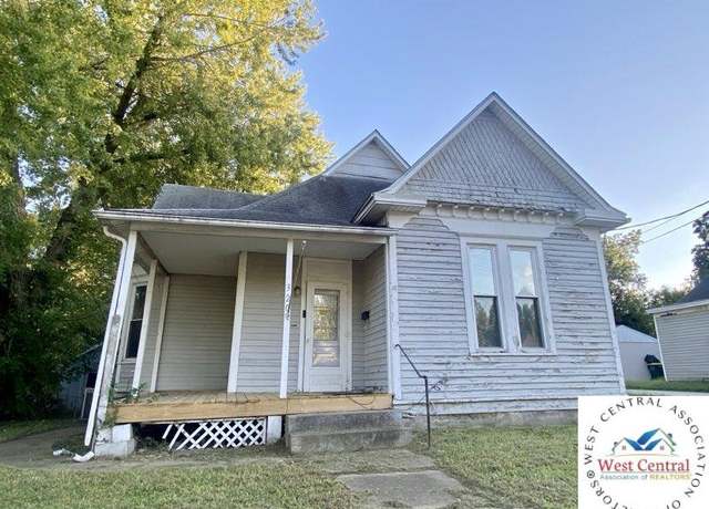 Property at 320 E Ohio St, Clinton, MO 64735, 2 beds, 1.5 baths