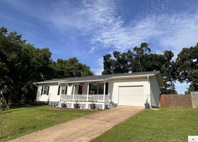 Property at 821 Illinois St, Warsaw, MO 65355, 3 beds, 1 bath
