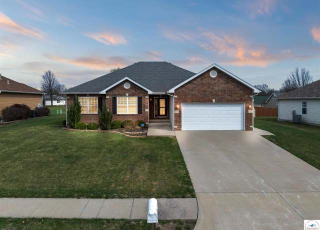 Property at 2603 Katy Ave, Sedalia, MO 65301, 5 beds, 3 baths