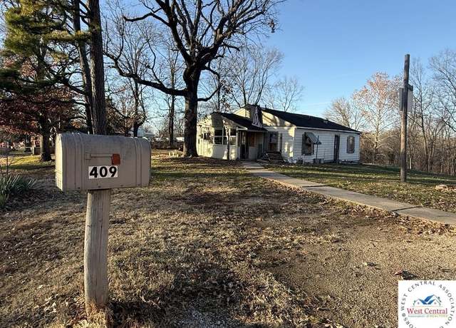 Property at 409 W Short St, Clinton, MO 64735, 2 beds, 1 bath