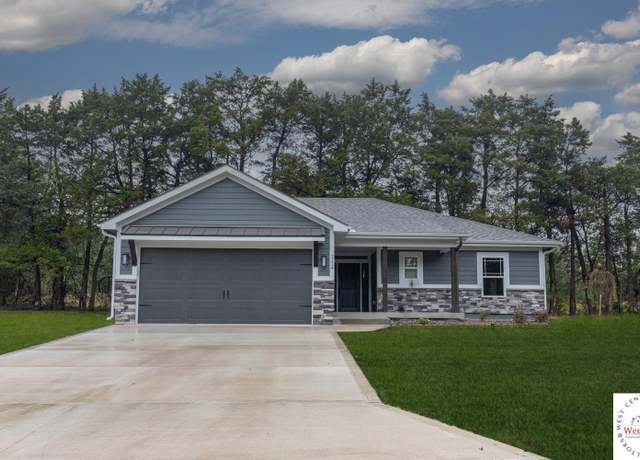 Property at 1114 Hillcrest Ln, Warsaw, MO 65355, 2 beds, 2 baths