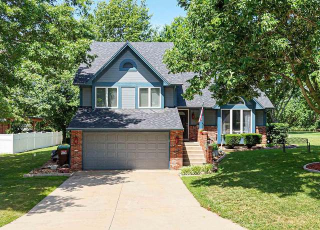 Property at 1645 E Timber Dr, Sedalia, MO 65301, 3 beds, 2.5 baths