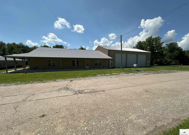 Property at 209 N Eighth St, Deepwater, MO 64740, 2 beds, 2 baths