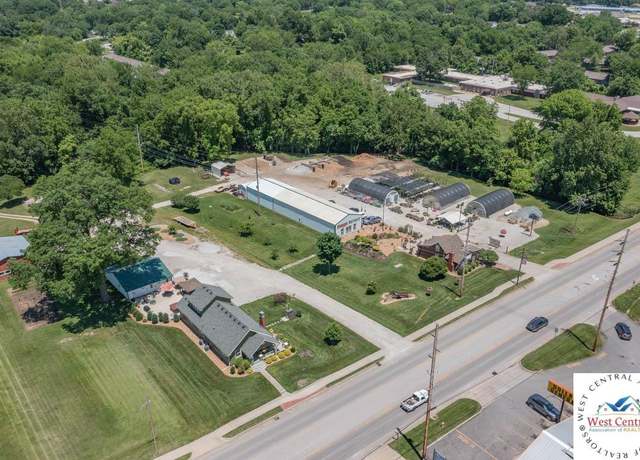 Property at 905 E Ohio St, Clinton, MO 64735