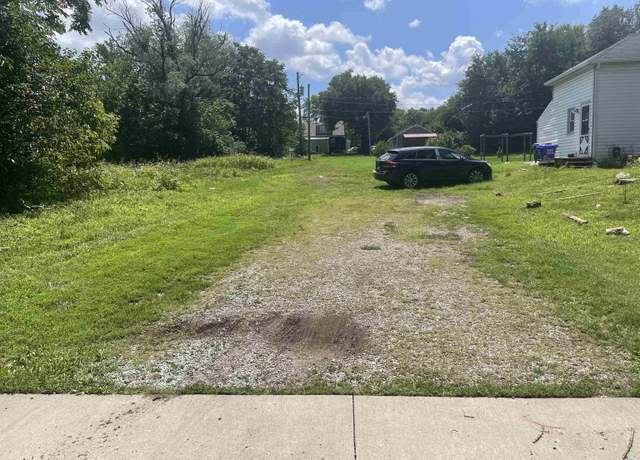 Property at 214 E Henry St, Sedalia, MO 65301