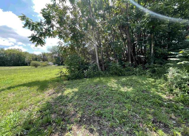 Property at 103 W Henry St, Sedalia, MO 65301