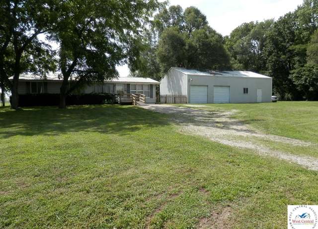 Property at 1609 N Ohio Ave, Sedalia, MO 65301, 2 beds, 1.5 baths