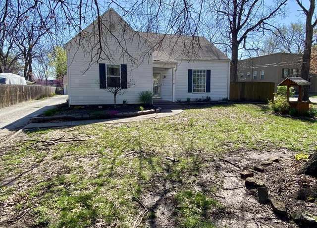 Property at 612 S 2nd St, Clinton, MO 64735, 3 beds, 2 baths