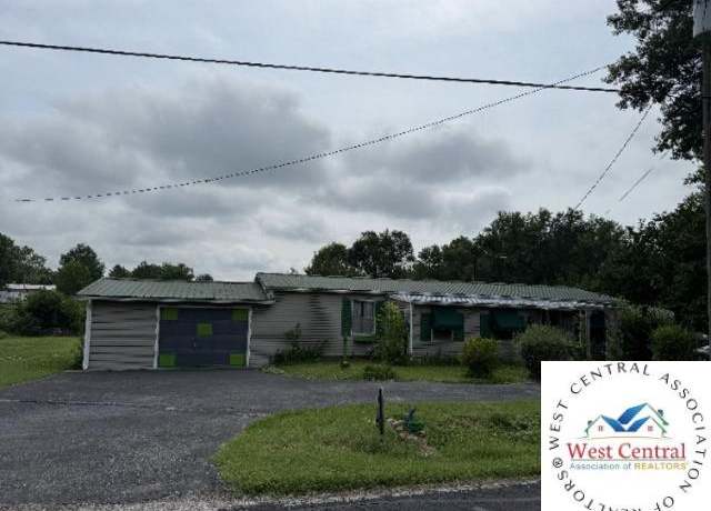 Property at 3205 S Washington Ave, Sedalia, MO 65301, 3 beds, 2 baths