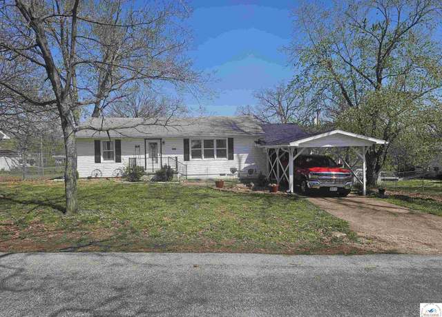 Property at 824 Sycamore Dr, Warsaw, MO 65355, 3 beds, 2 baths