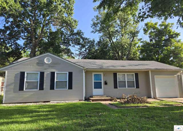 Property at 402 Louise Ave, Clinton, MO 64735, 3 beds, 1 bath