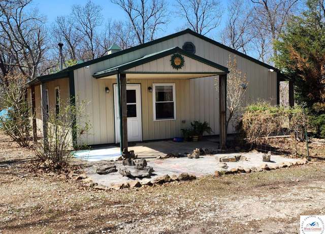 Property at 493 SE 1131 Rd, Clinton, MO 64735, 2 beds, 2 baths