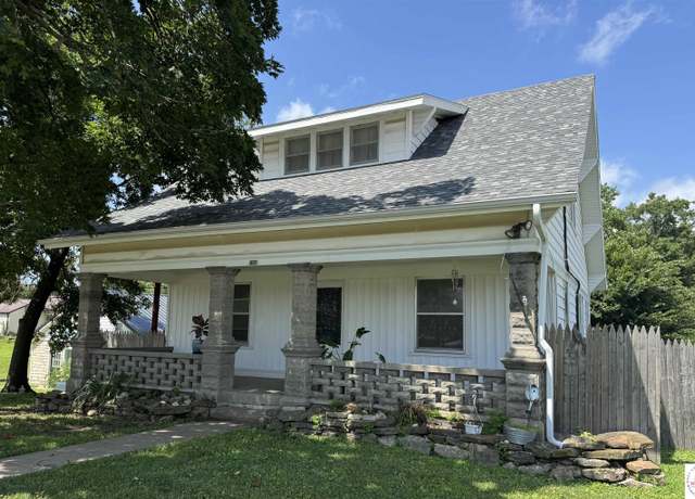 Property at 209 N Market St, Lincoln, MO 65338, 3 beds, 2 baths