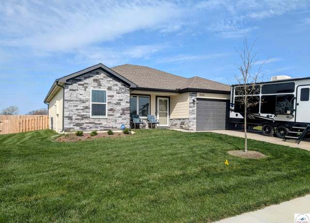 Property at 800 Bentley Dr, Belton, MO 64012, 3 beds, 2 baths