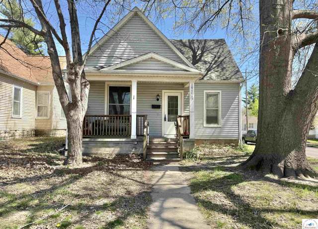 Property at 1011 S Vermont Ave, Sedalia, MO 65301, 4 beds, 1 bath