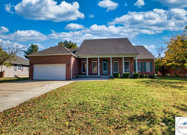 Property at 1808 S Nicklaus Dr, Clinton, MO 64735, 5 beds, 5 baths