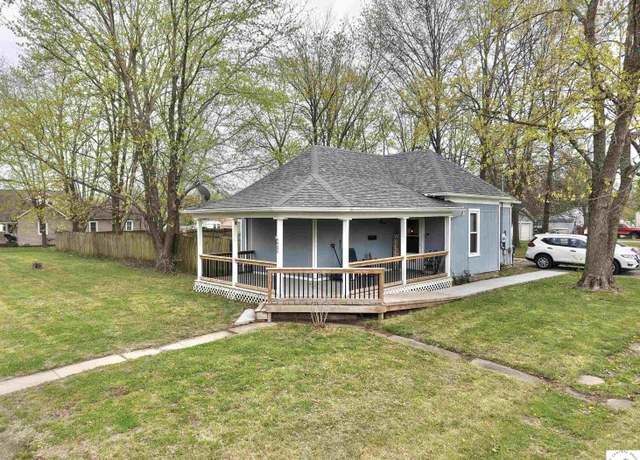 Property at 400 E Saline St, Sedalia, MO 65301, 2 beds, 1 bath