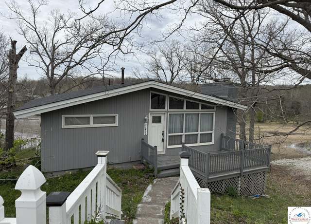 Property at 31450 Stonecrest Rd, Warsaw, MO 65355, 3 beds, 2 baths