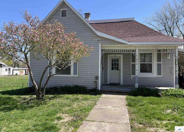 Property at 310 N Vanburen St, Versailles, MO 65084, 2 beds, 1.5 baths