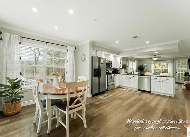 Property at 160 The Dr, Branson, MO 65616, 2 beds, 2 baths