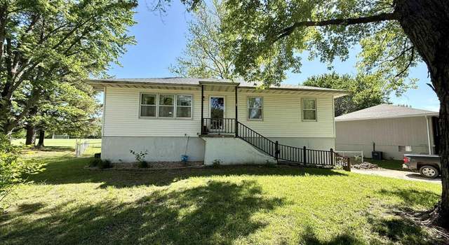 Photo of 604 W Clover Dr, Clinton, MO 64735