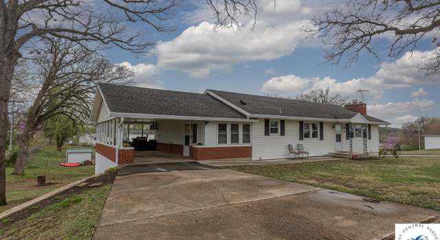 Photo of 820 Elm Dr, Warsaw, MO 65355