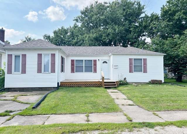 Property at 820 E Line St, Kirksville, MO 63501, 3 beds, 2 baths