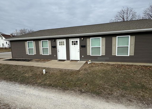 Property at 410 N Davis St, Kirksville, MO 63501, 4 beds, 2 baths