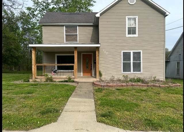 Property at 107 Bloomington St, Bevier, MO 63532, 3 beds, 2 baths