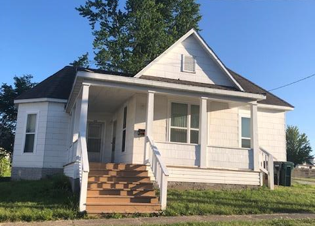 Property at 112 E Buchanan, Kirksville, MO 63501, 4 beds, 2 baths