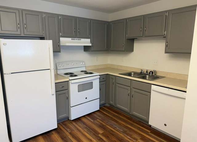 Property at 706 Woodwinds Ct, Kirksville, MO 63501, 2 beds, 2 baths