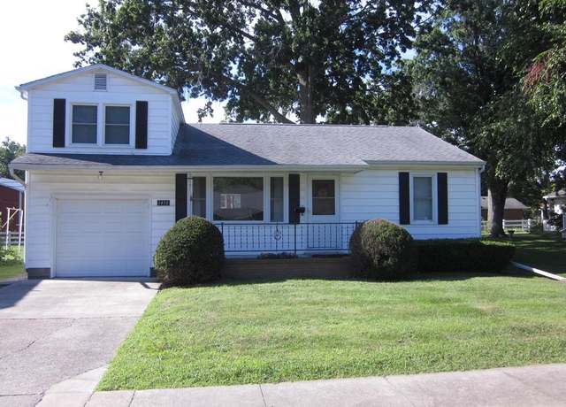 Property at 1410 E Alexander St, Kirksville, MO 63501, 4 beds, 1 bath