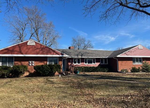 Property at 80 Manor Crest Dr, Kirksville, MO 63501, 4 beds, 2.5 baths