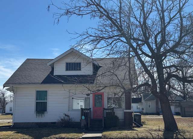 Property at 616 E Jefferson St, Kirksville, MO 63501, 2 beds, 2 baths