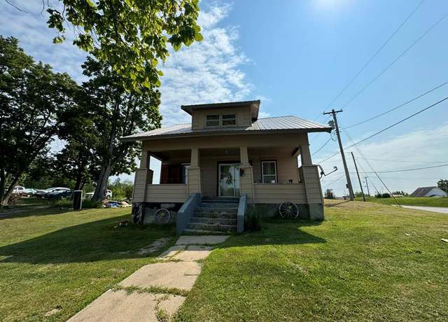 Property at 736 S Market St, Milan, MO 63556, 3 beds, 2 baths
