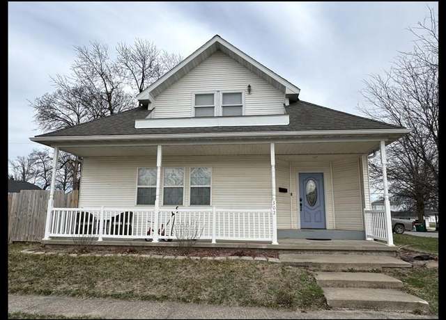 Property at 302 Jackson St, Macon, MO 63552, 3 beds, 3 baths