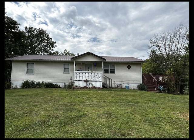 Property at 803 Coates St, Macon, MO 63552, 3 beds, 3 baths