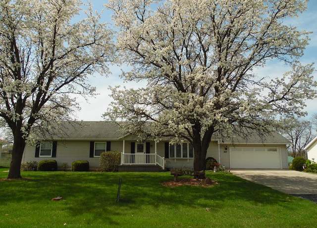 Property at 317 Green St, Brookfield, MO 64628, 3 beds, 2 baths