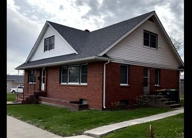 Property at 319 N Rollins St, Macon, MO 63552, 4 beds, 3.5 baths