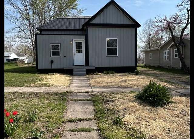 Property at 325 E Lake St, Marceline, MO 64658, 2 beds, 1 bath