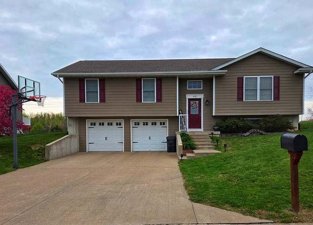 Property at 905 E Brewington Ave, Kirksville, MO 63501, 3 beds, 3 baths